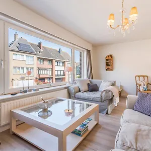 Spacious, Warm And Updated W Parking & Garden Appartement Bredene
